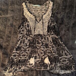 Maurices Black and Cream Geometric Top